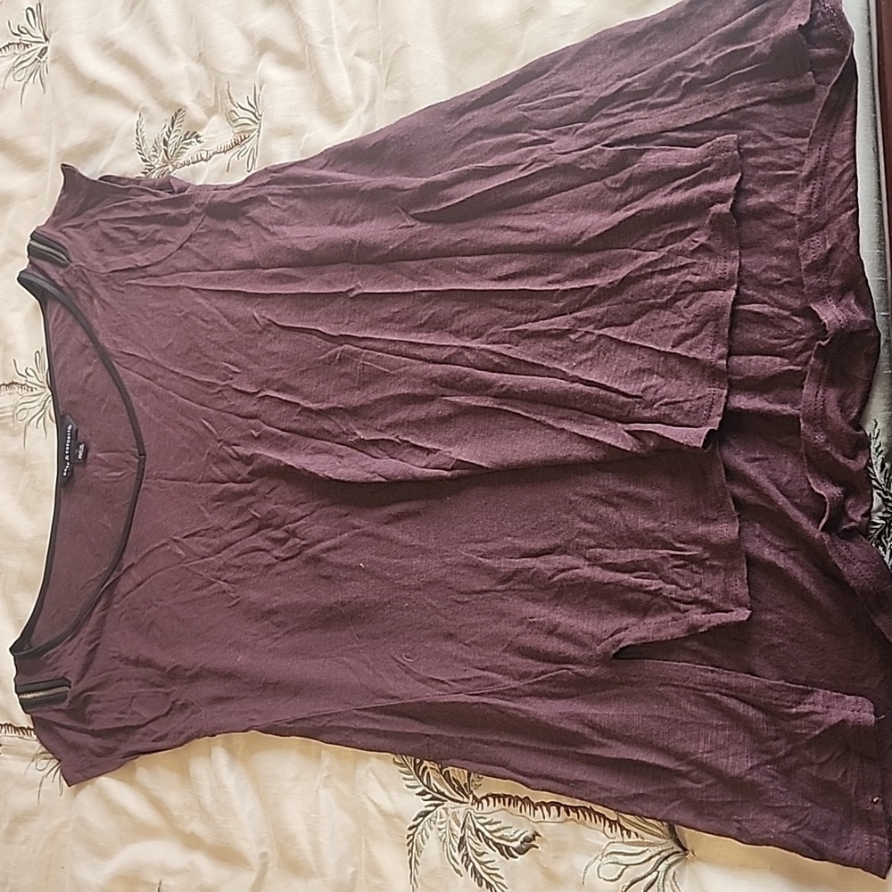 Zipper shoulder top